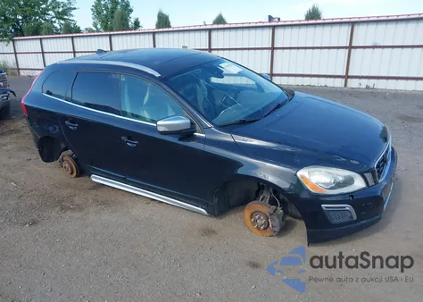 2011 Volvo Xc60 T6/T6 R-Design z USA, uszkodzony, nr VIN YV4902DZ1B2196479